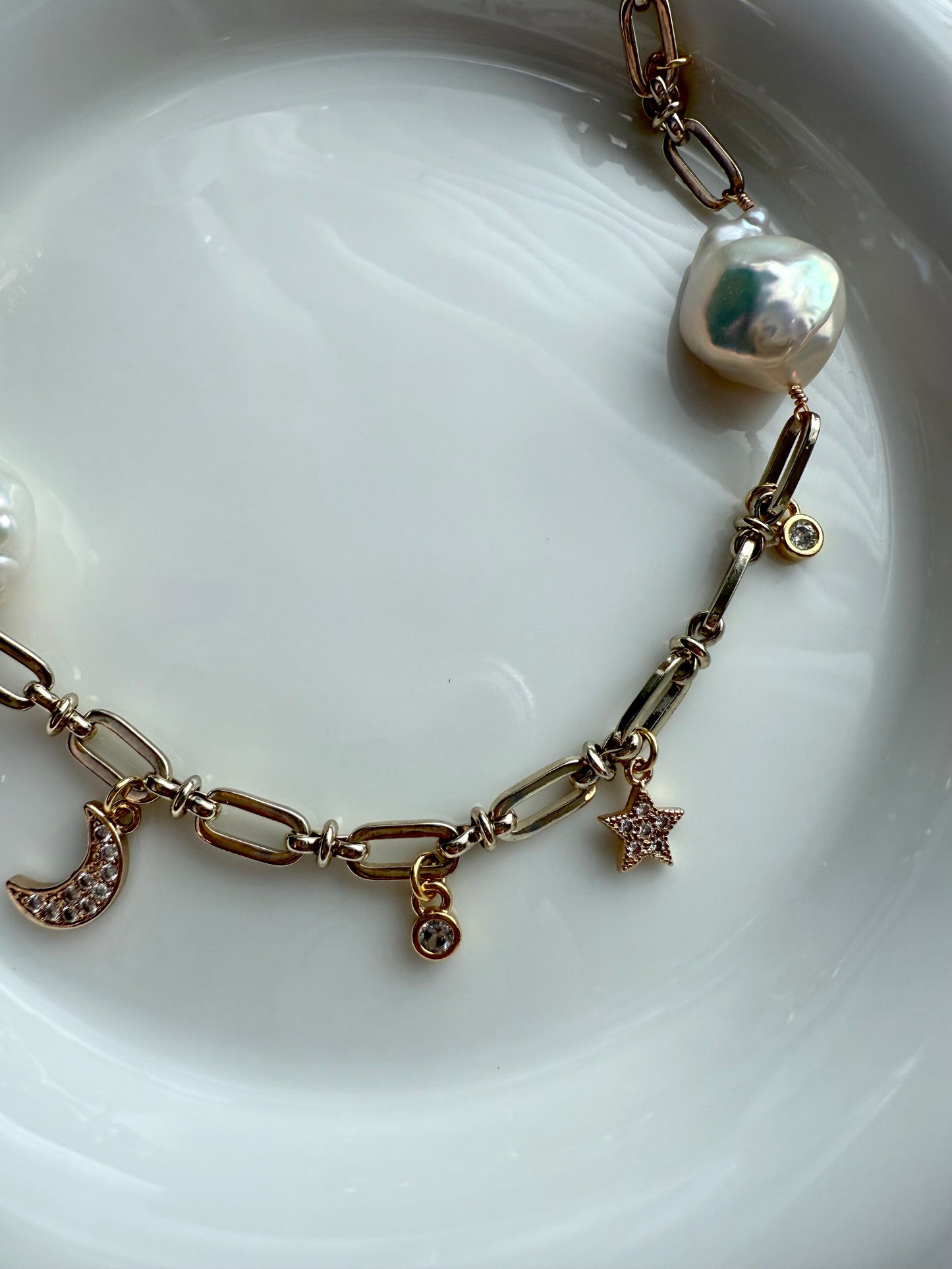 Diamond Baroque Pearl necklace