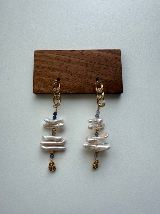 Bella Pearl Earrings