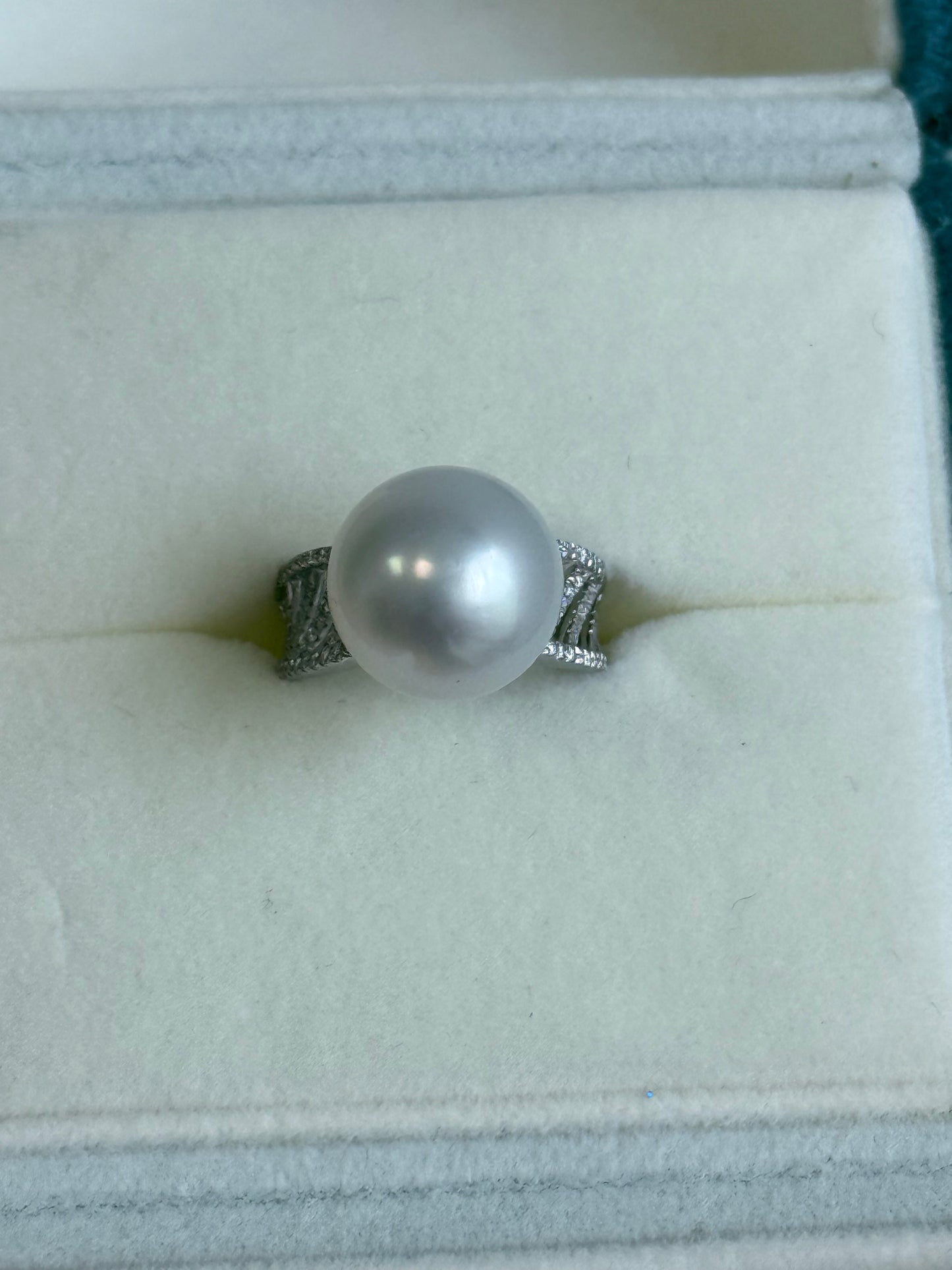 White south Sea Pearl,Single Button 12.6mm AAA/AA Paspaley