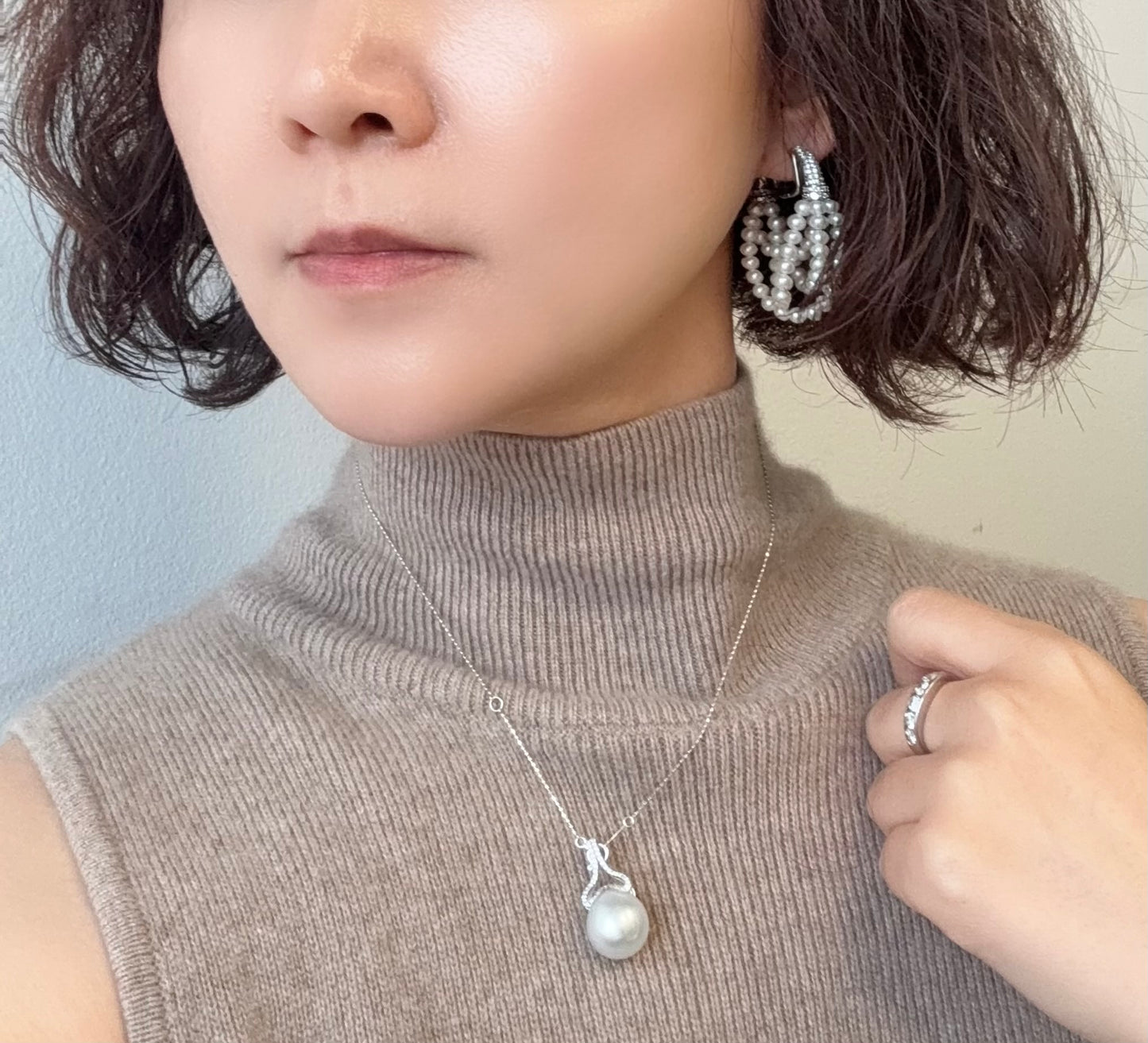 Horseshoe Pearl Earrings