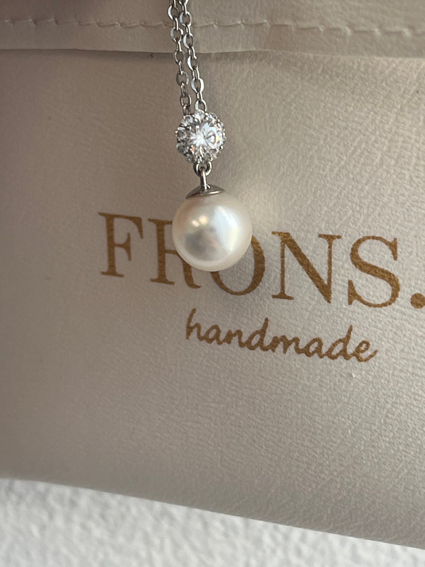 18k白金雪花扣头Sea Pearl akoya pendant