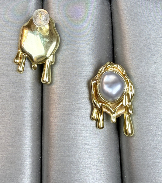 熔岩Tahitian Keshi earrings