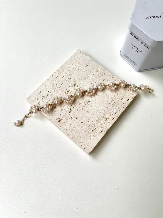 Cat‘s paw Pearl Bracelet