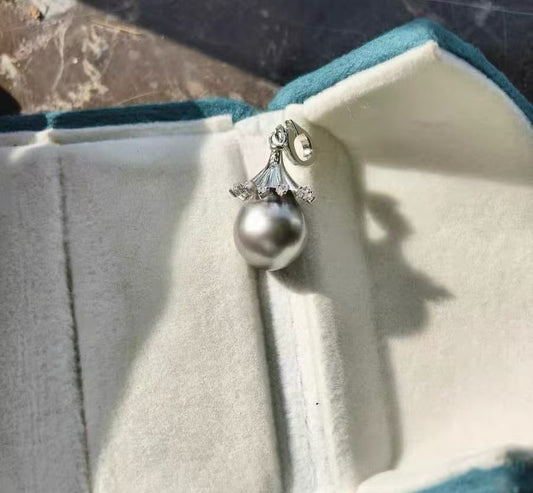 Tahitian Peacock Grey Pearl Pendant