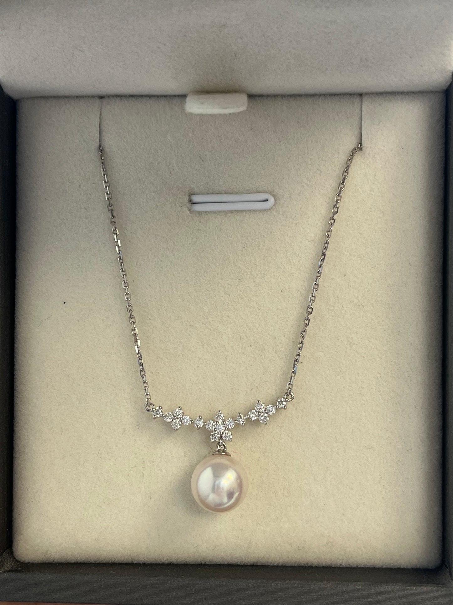 “Smile”Akoya Sea Pearl necklace