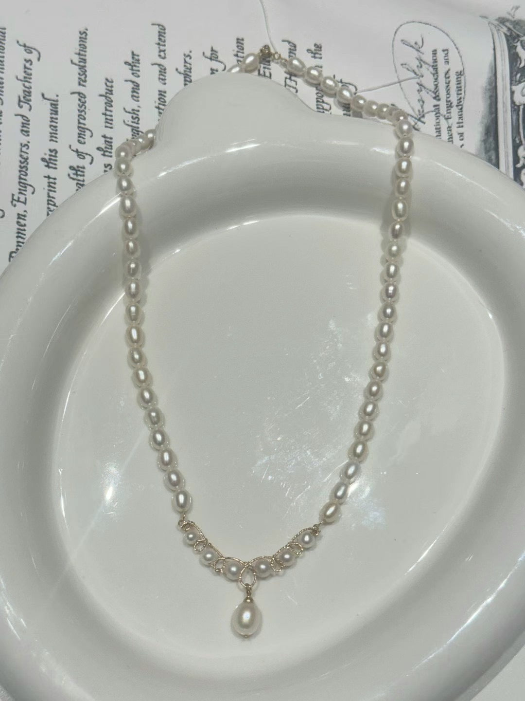 “Crescent moon ”Freshwater Pearl keshi Necklace