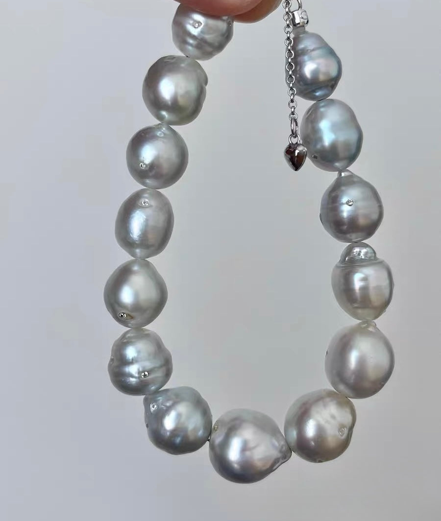 White south Sea Pearl，Pair of Oval 11.6✖️10.6mm AAA/AA Paspaley