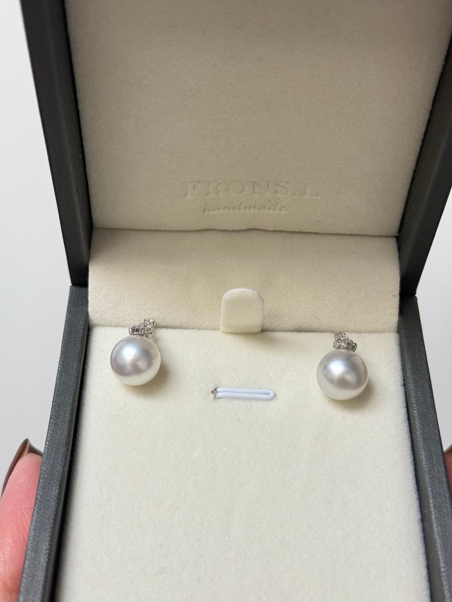 繁星点点South White Baroque Sea Pearl Earrings