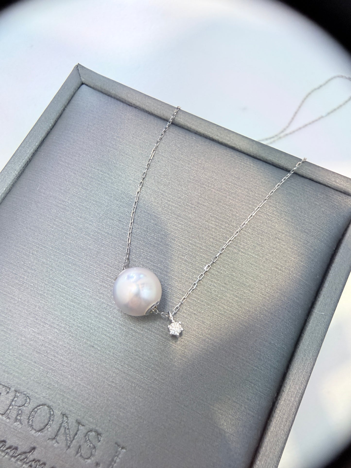 18k Simple Akoya Necklace