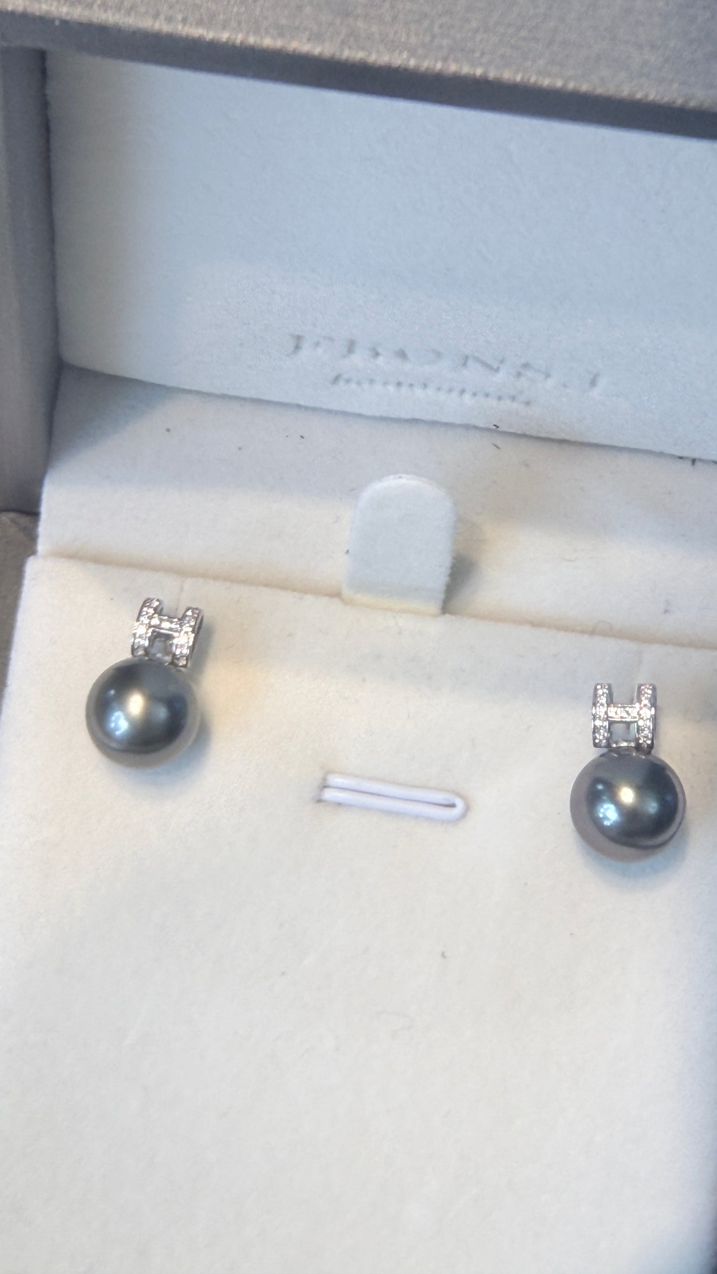 H shape Tahiti platinum grey earrings