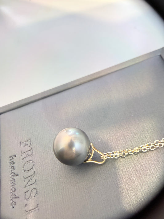 Golden Lock Tahitian Pendant