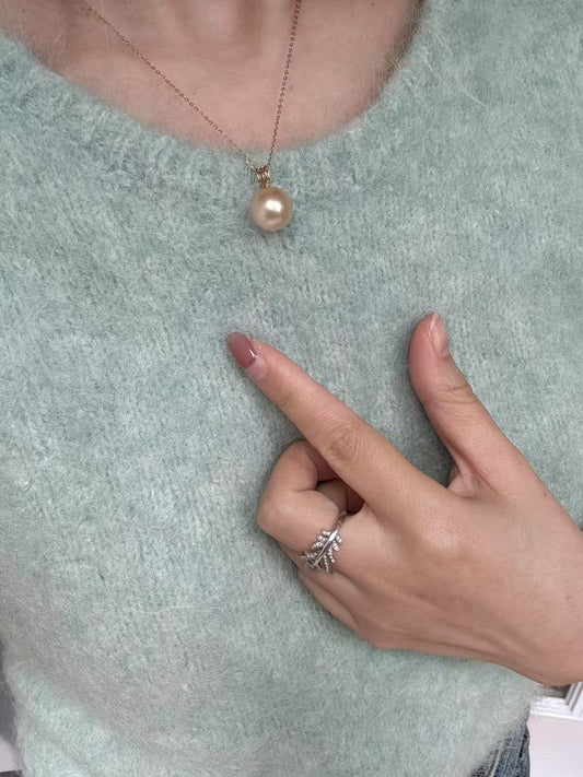 Golden Sea Pearl pendant