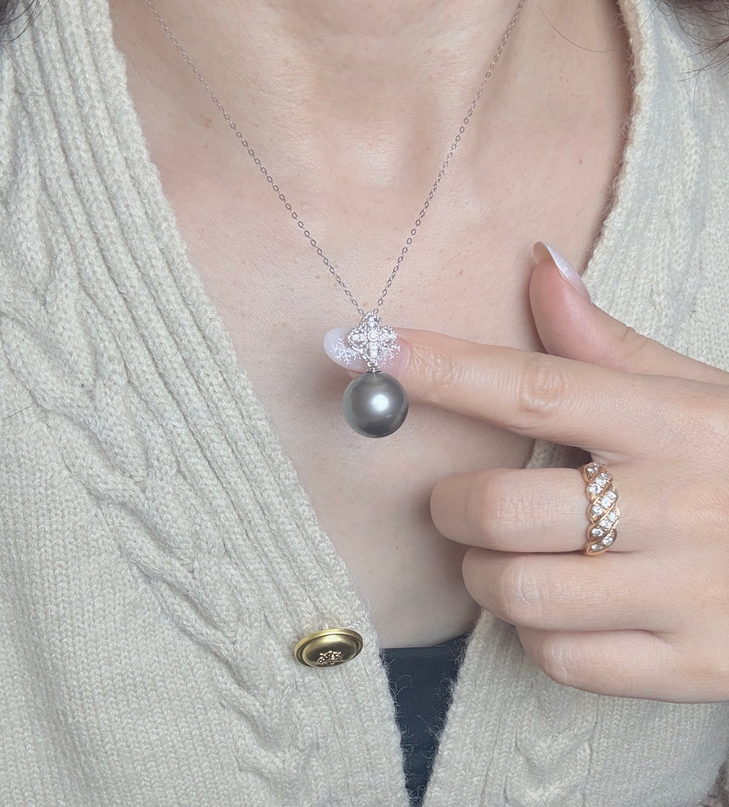 Four-leaf clover Tahiti necklace