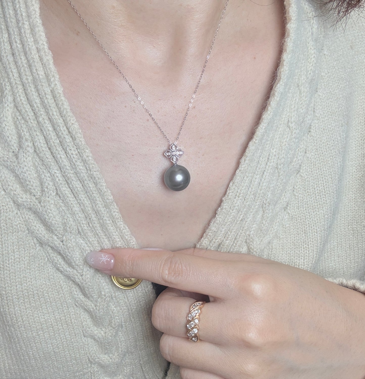 Four-leaf clover Tahiti necklace