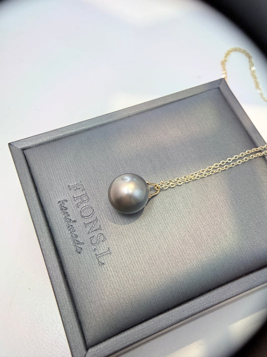 Golden Lock Tahitian Pendant