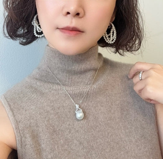 Horseshoe Pearl Earrings