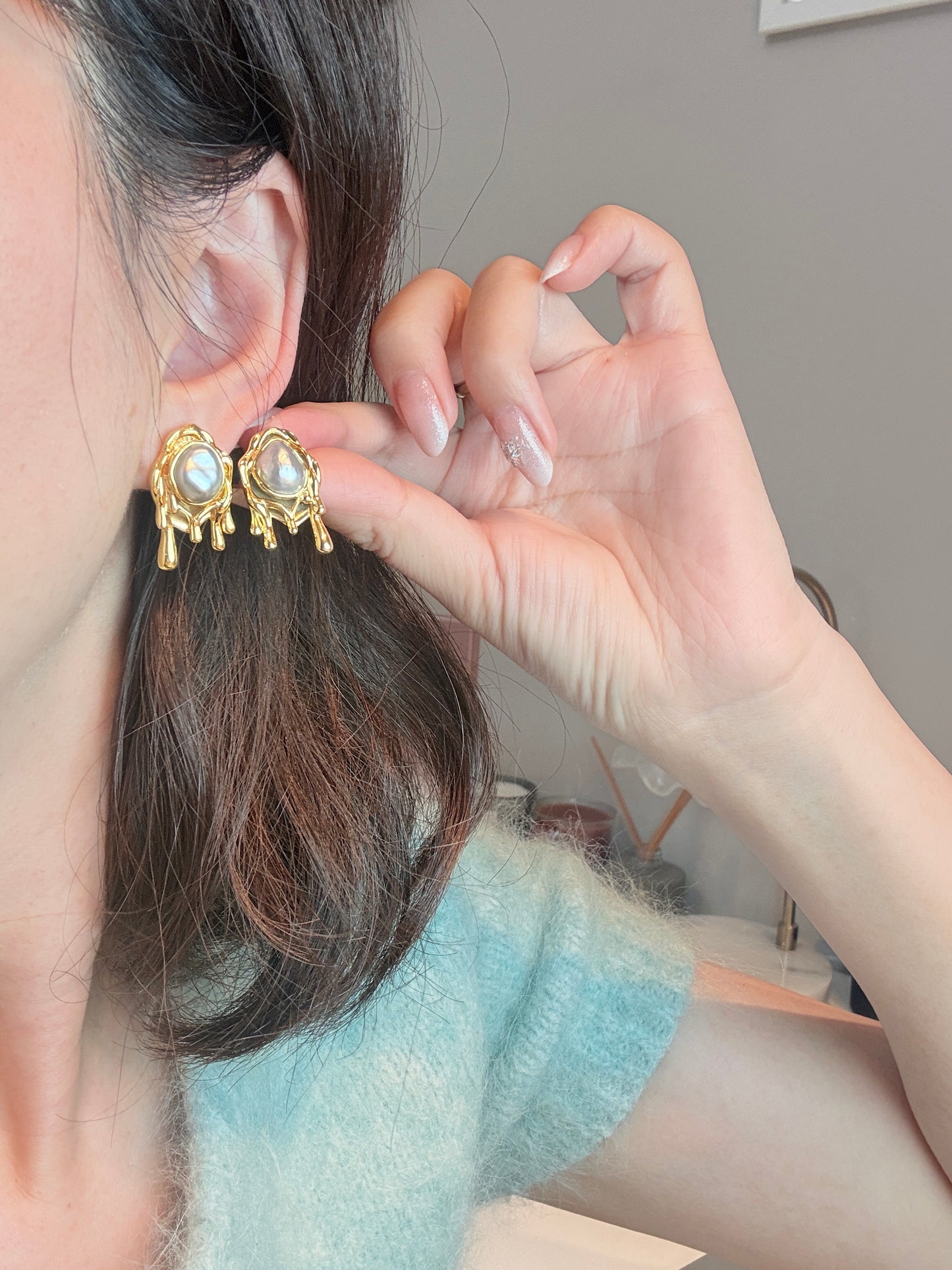 熔岩Tahitian Keshi earrings