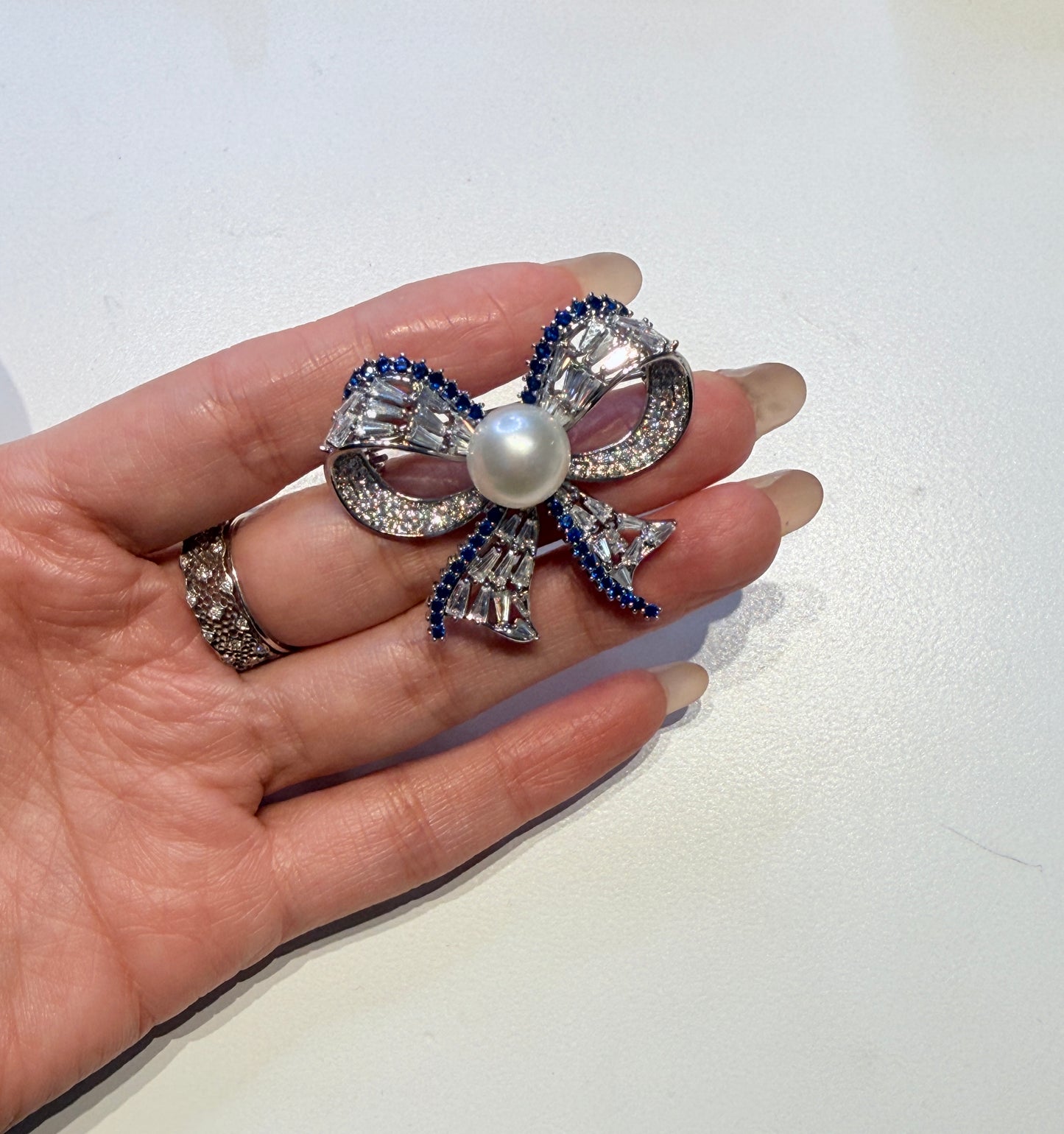 Bow white south sea Pearl Brooch