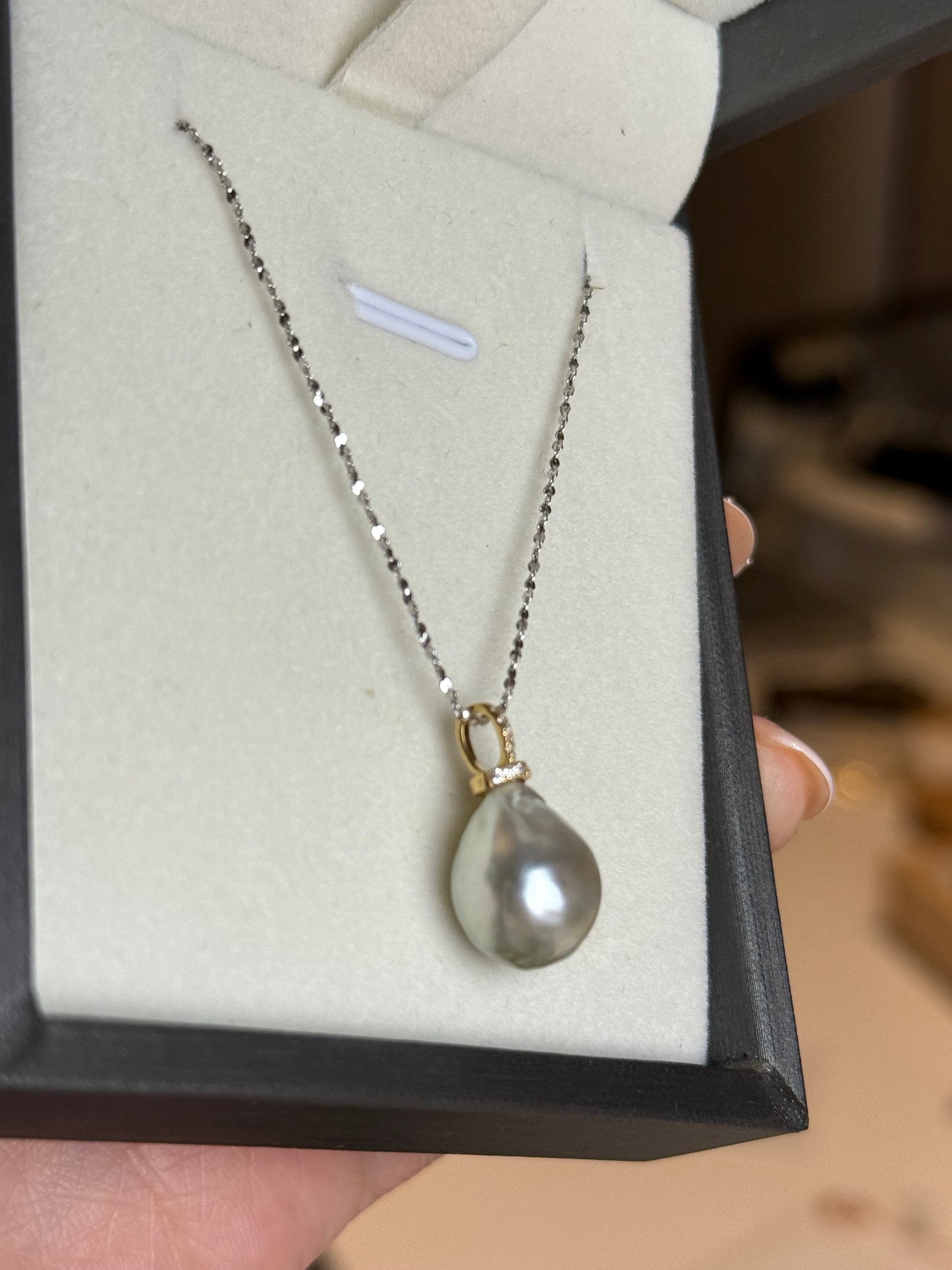 South White Baroque Sea Pearl pendant