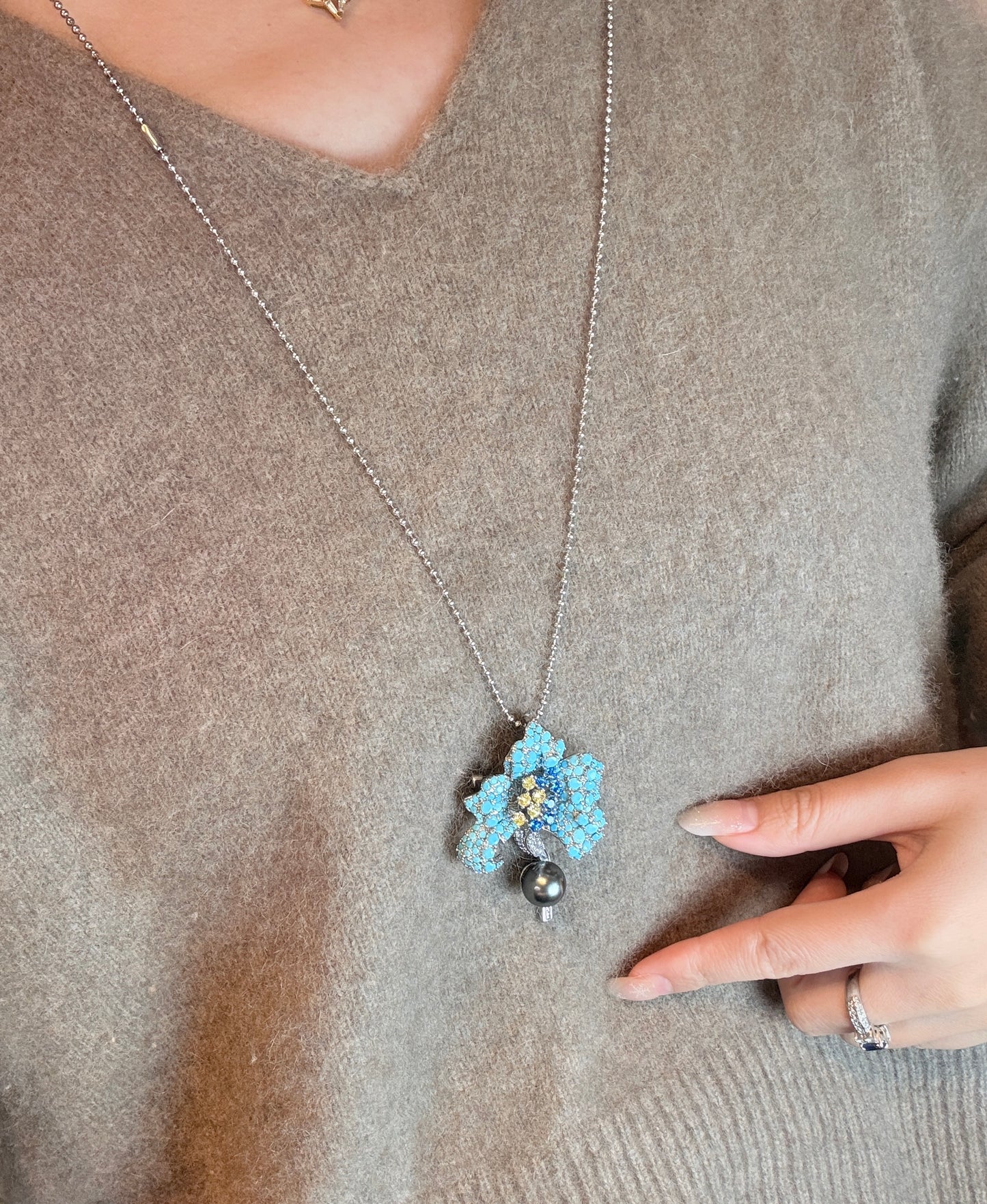 Carnation Tahiti sea Pearl Brooch