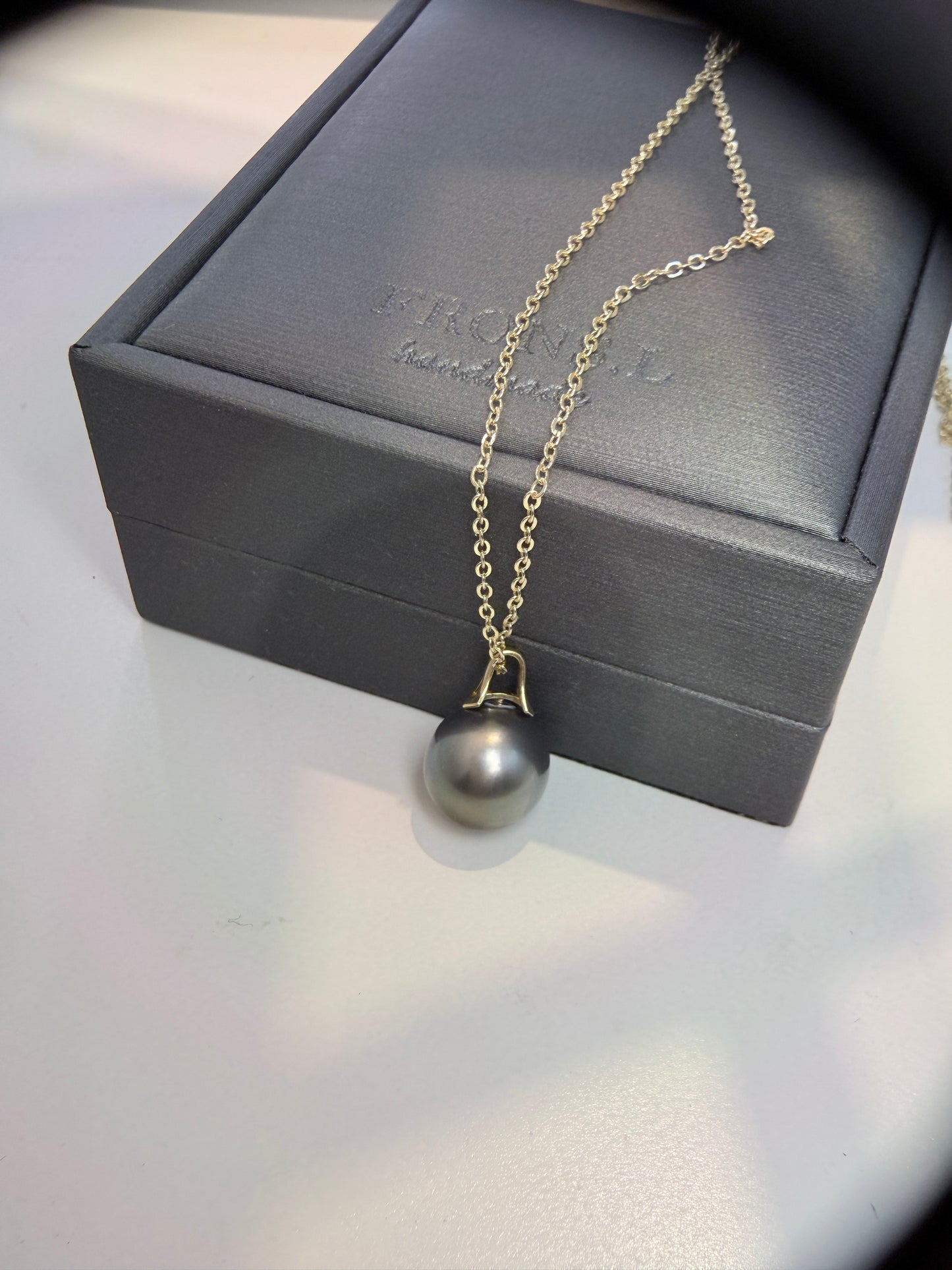 Golden Lock Tahitian Pendant