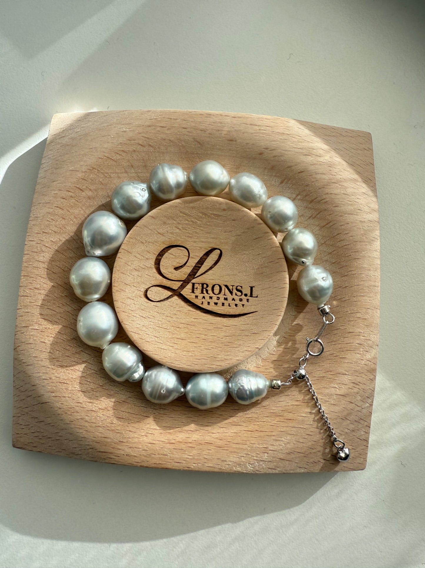 White south Sea Pearl，Pair of Oval 11.6✖️10.6mm AAA/AA Paspaley