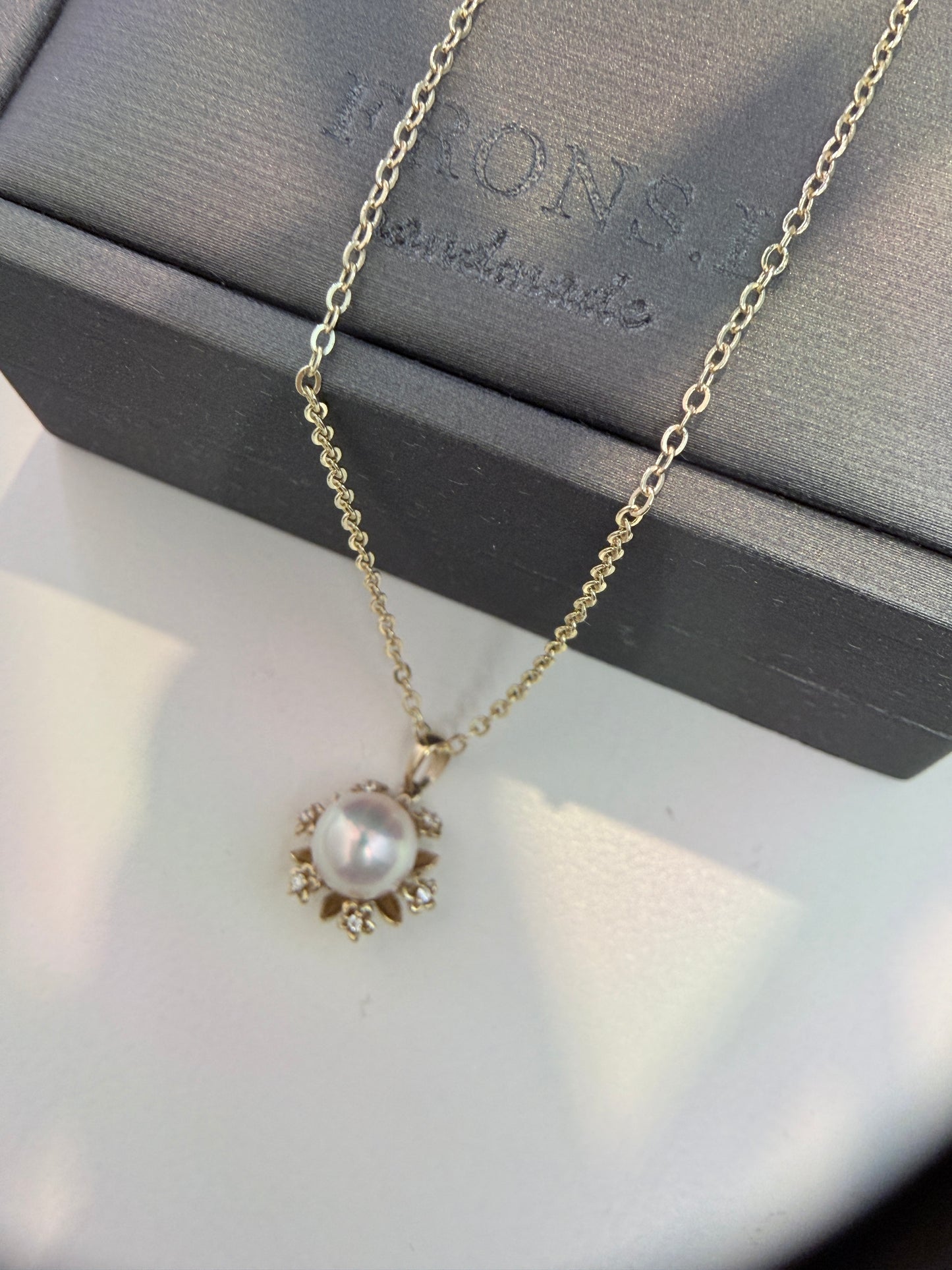 Sunflower Japanese akoya pendant