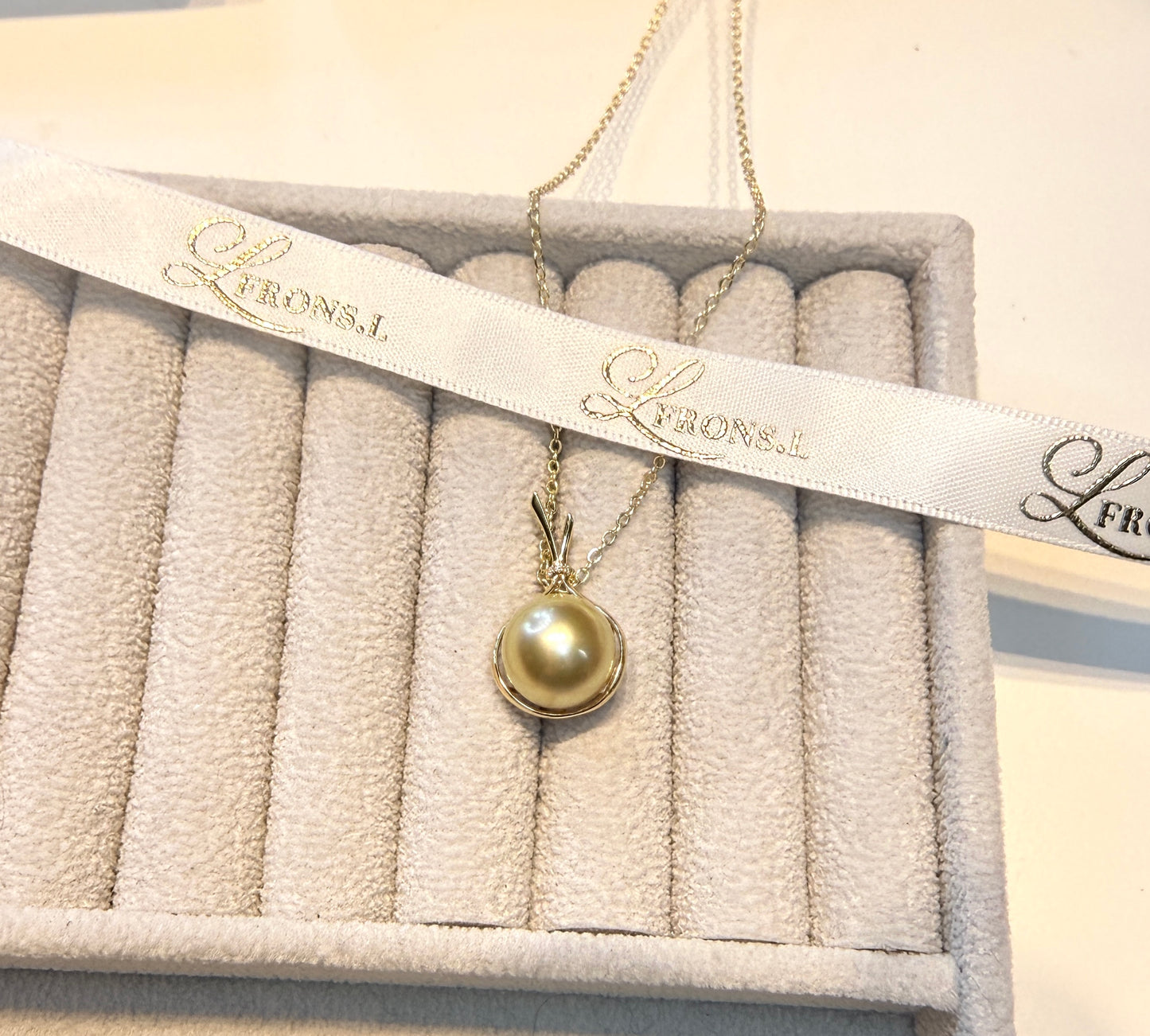 钱袋子Golden Sea Pearl pendant