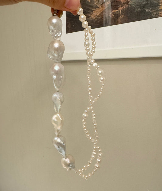 Big baroque necklace