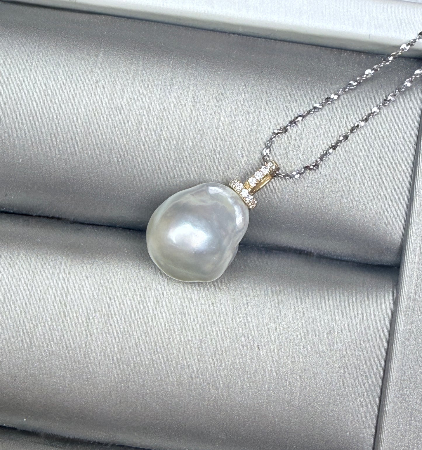 South White Baroque Sea Pearl pendant