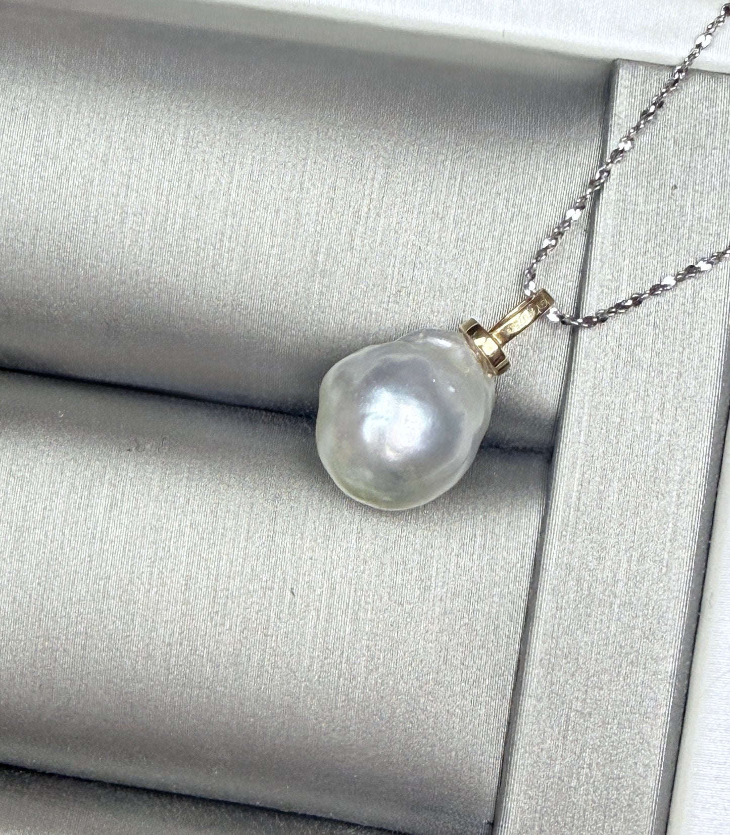 South White Baroque Sea Pearl pendant
