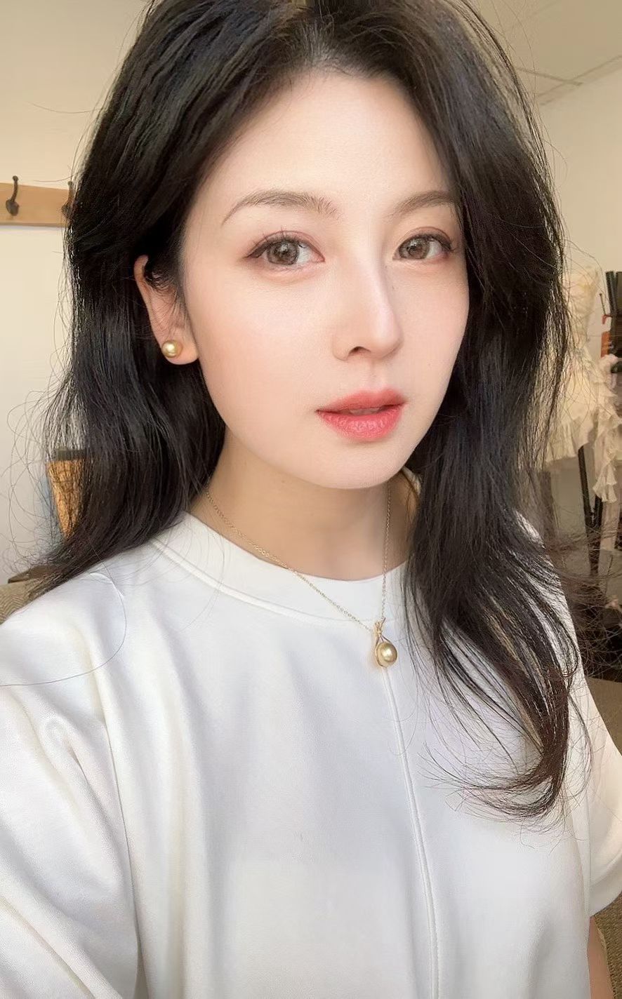 Golden south Sea Pearl stub