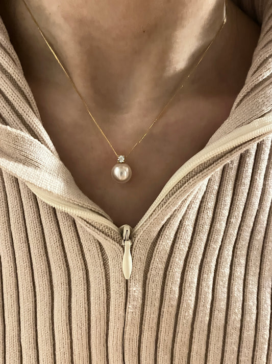 Single Diamond Sea Pearl pendant