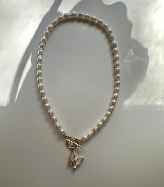 Butterfly Pendant Pearl necklace