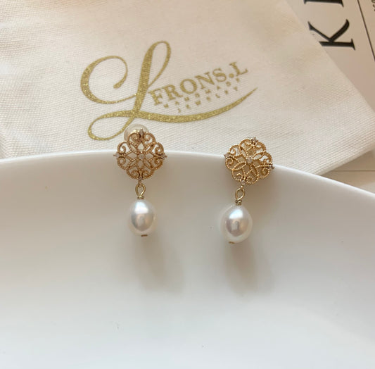 Elecle Pearl Earrings